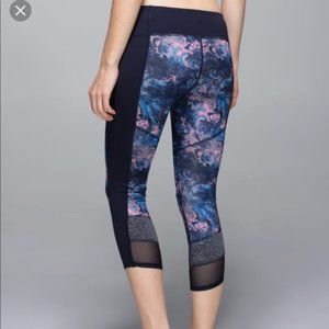 Lululemon Wunder Under Cropped Yoga Pants